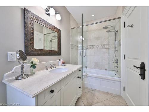 1600 Jalna Avenue, Mississauga, ON - Indoor Photo Showing Bathroom