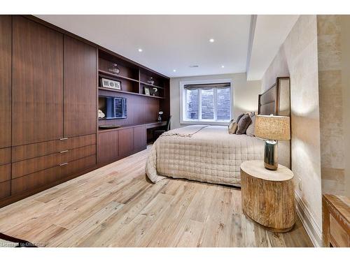 1600 Jalna Avenue, Mississauga, ON - Indoor Photo Showing Bedroom