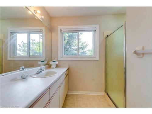 24 Westland Street, St. Catharines, ON - Indoor Photo Showing Bathroom