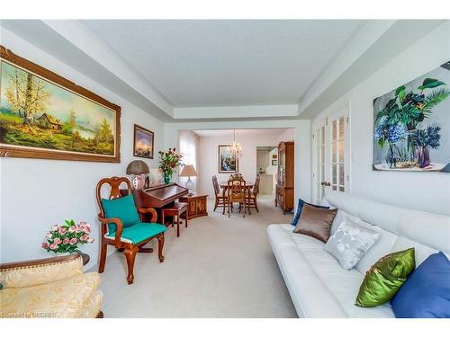 24 Westland Street, St. Catharines, ON - Indoor Photo Showing Living Room