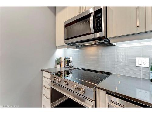 507-15 Queen Street S, Hamilton, ON - Indoor Photo Showing Kitchen