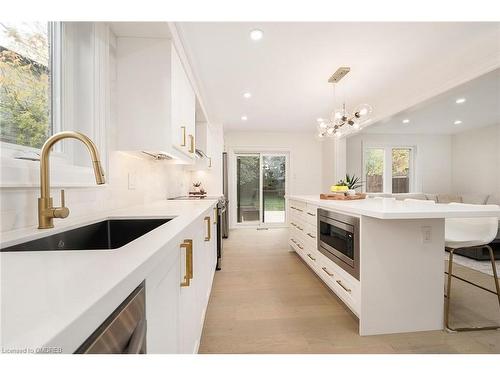 52 Watt Street, Guelph, ON - Indoor Photo Showing Kitchen With Upgraded Kitchen