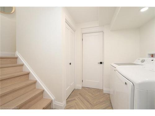 52 Watt Street, Guelph, ON - Indoor Photo Showing Laundry Room