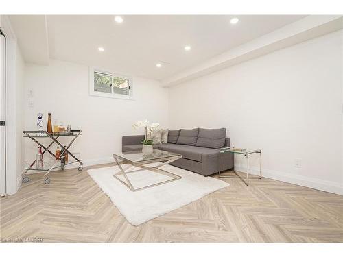 52 Watt Street, Guelph, ON - Indoor Photo Showing Living Room