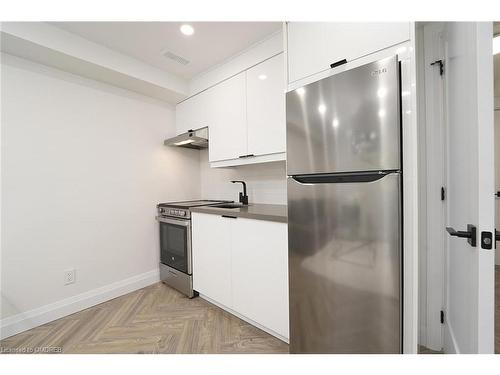 52 Watt Street, Guelph, ON - Indoor Photo Showing Kitchen