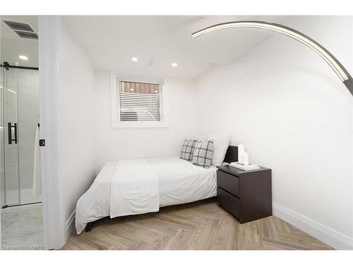 52 Watt Street, Guelph, ON - Indoor Photo Showing Bedroom