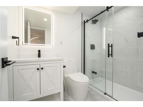 52 Watt Street, Guelph, ON - Indoor Photo Showing Bathroom