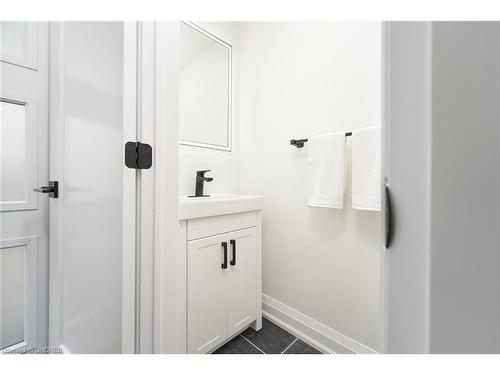 52 Watt Street, Guelph, ON - Indoor Photo Showing Bathroom