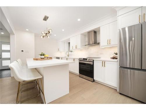 52 Watt Street, Guelph, ON - Indoor Photo Showing Kitchen With Upgraded Kitchen