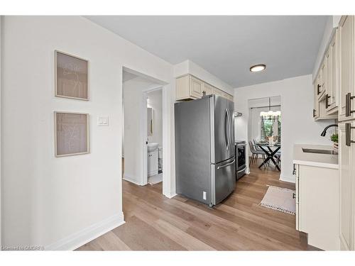 1144 Jamesway Boulevard, Oakville, ON - Indoor Photo Showing Kitchen