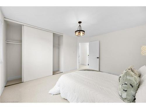 1144 Jamesway Boulevard, Oakville, ON - Indoor Photo Showing Bedroom