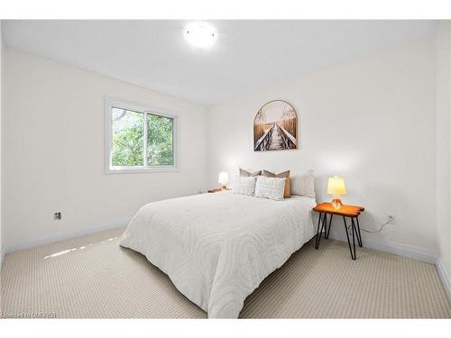 1144 Jamesway Boulevard, Oakville, ON - Indoor Photo Showing Bedroom