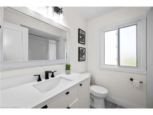 1144 Jamesway Boulevard, Oakville, ON - Indoor Photo Showing Bathroom