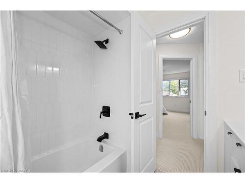 1144 Jamesway Boulevard, Oakville, ON - Indoor Photo Showing Bathroom