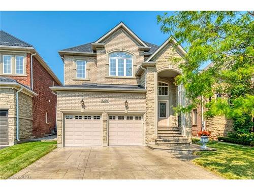 2395 Thruxton Drive, Oakville, ON - Outdoor With Facade