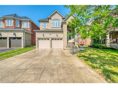 2395 Thruxton Drive, Oakville, ON - Outdoor With Facade