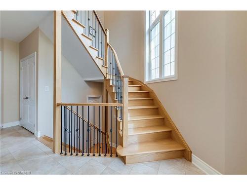 2395 Thruxton Drive, Oakville, ON - Indoor Photo Showing Other Room