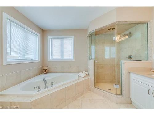 2395 Thruxton Drive, Oakville, ON - Indoor Photo Showing Bathroom