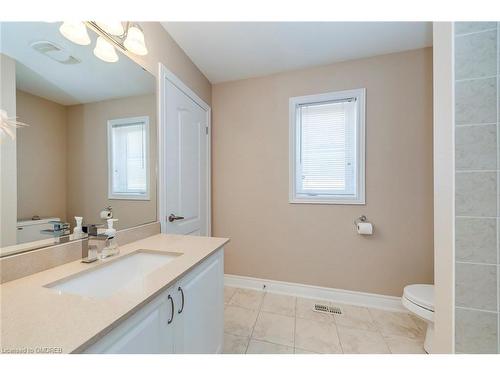 2395 Thruxton Drive, Oakville, ON - Indoor Photo Showing Bathroom