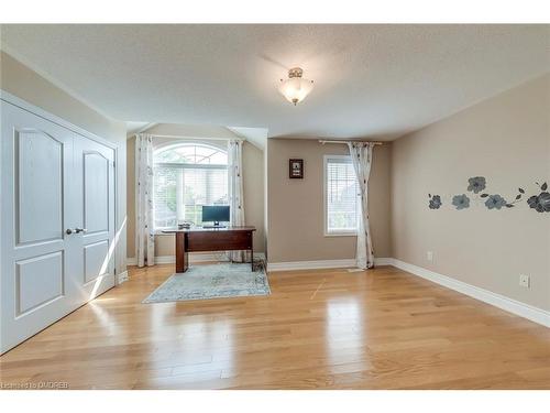 2395 Thruxton Drive, Oakville, ON - Indoor