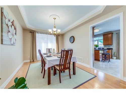 2395 Thruxton Drive, Oakville, ON - Indoor Photo Showing Dining Room