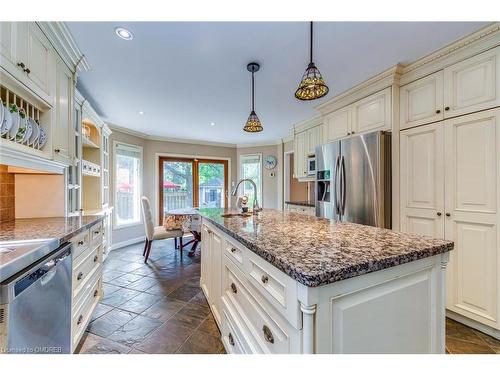 1125 Windrush Drive, Oakville, ON - Indoor Photo Showing Kitchen With Stainless Steel Kitchen With Upgraded Kitchen