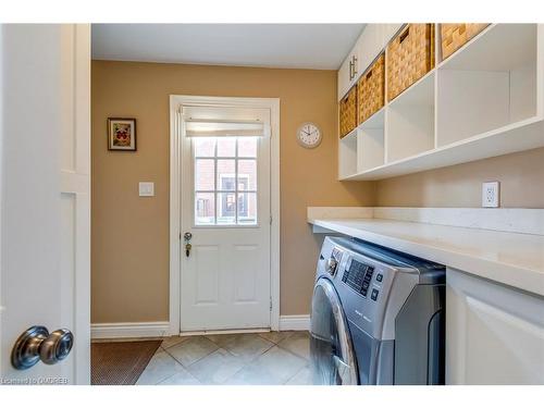 1125 Windrush Drive, Oakville, ON - Indoor Photo Showing Laundry Room