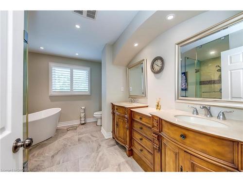 1125 Windrush Drive, Oakville, ON - Indoor Photo Showing Bathroom