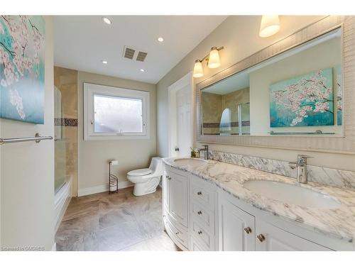 1125 Windrush Drive, Oakville, ON - Indoor Photo Showing Bathroom