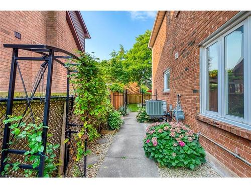 1125 Windrush Drive, Oakville, ON - Outdoor With Deck Patio Veranda With Exterior