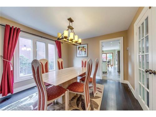 1125 Windrush Drive, Oakville, ON - Indoor Photo Showing Dining Room