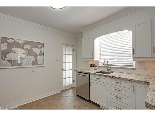 270 Felan Avenue, Oakville, ON - Indoor Photo Showing Kitchen