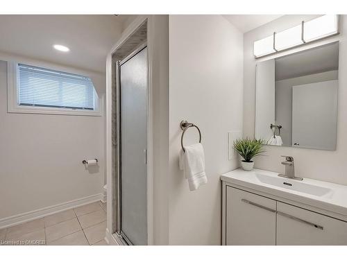 270 Felan Avenue, Oakville, ON - Indoor Photo Showing Bathroom