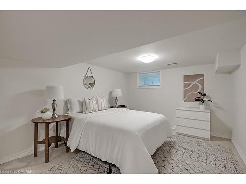 270 Felan Avenue, Oakville, ON - Indoor Photo Showing Bedroom