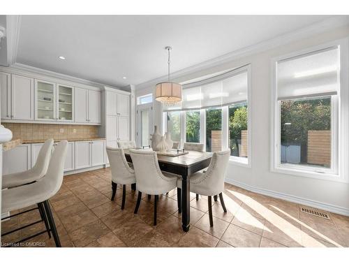 2156 Colonel William Parkway, Oakville, ON - Indoor Photo Showing Dining Room