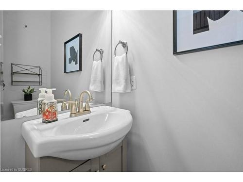 2156 Colonel William Parkway, Oakville, ON - Indoor Photo Showing Bathroom