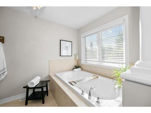 2156 Colonel William Parkway, Oakville, ON - Indoor Photo Showing Bathroom