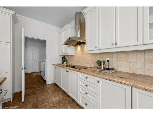 2156 Colonel William Parkway, Oakville, ON - Indoor Photo Showing Kitchen