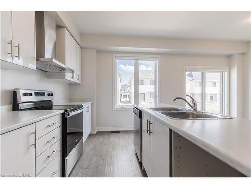 7 Mia Drive, Hamilton, ON - Indoor Photo Showing Kitchen With Double Sink