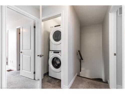 7 Mia Drive, Hamilton, ON - Indoor Photo Showing Laundry Room