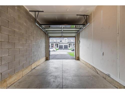 7 Mia Drive, Hamilton, ON - Indoor Photo Showing Garage