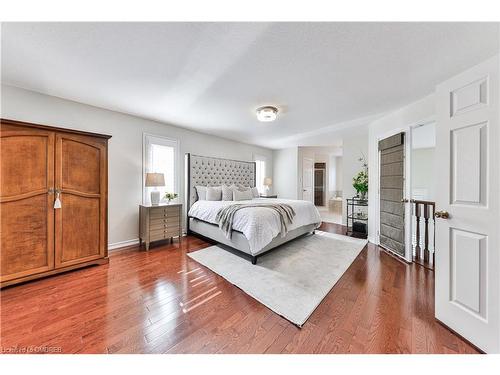 2324 Tesla Crescent, Oakville, ON - Indoor Photo Showing Bedroom