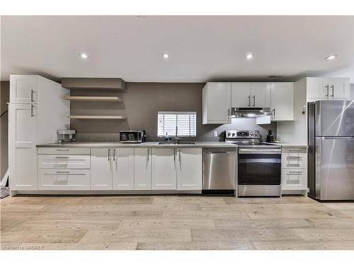 2324 Tesla Crescent, Oakville, ON - Indoor Photo Showing Kitchen