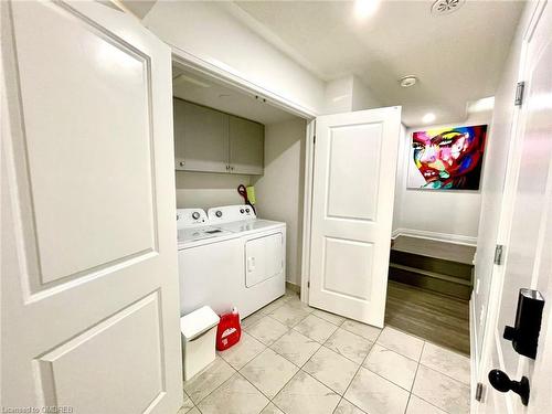 2536 Littlefield Crescent Crescent, Oakville, ON - Indoor Photo Showing Laundry Room