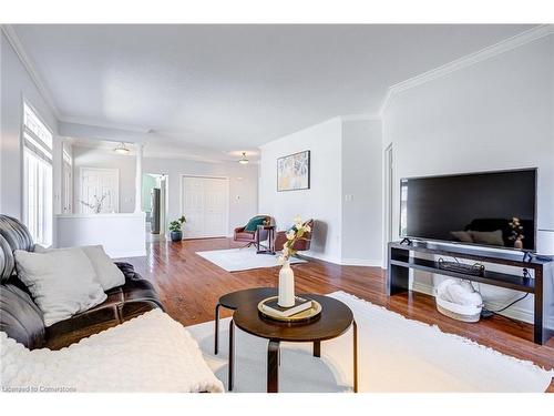 145-2025 Meadowgate Boulevard, London, ON - Indoor Photo Showing Living Room