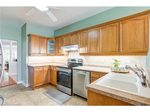 145-2025 Meadowgate Boulevard, London, ON - Indoor Photo Showing Kitchen With Double Sink