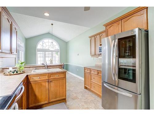 145-2025 Meadowgate Boulevard, London, ON - Indoor Photo Showing Kitchen