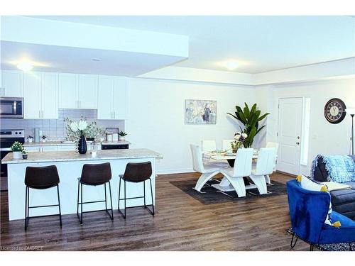 70-77 Diana Avenue, Brantford, ON - Indoor Photo Showing Kitchen