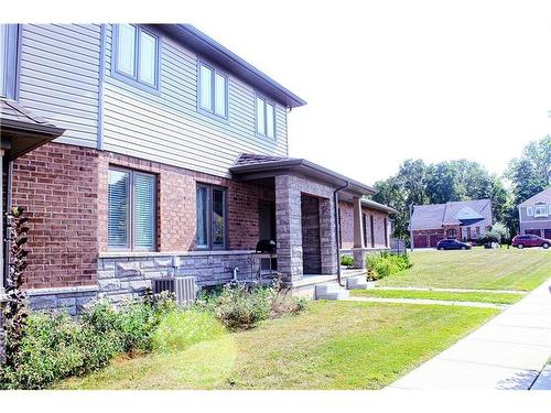 70-77 Diana Avenue, Brantford, ON - Outdoor