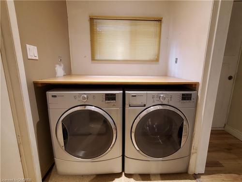 14 Aberdeen Circle, St. Catharines, ON - Indoor Photo Showing Laundry Room